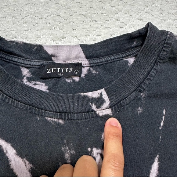 Urban Outfitters Zitter Tiger Rock & Roll Graphic Tee Women’s Size L - Picture 3 of 7